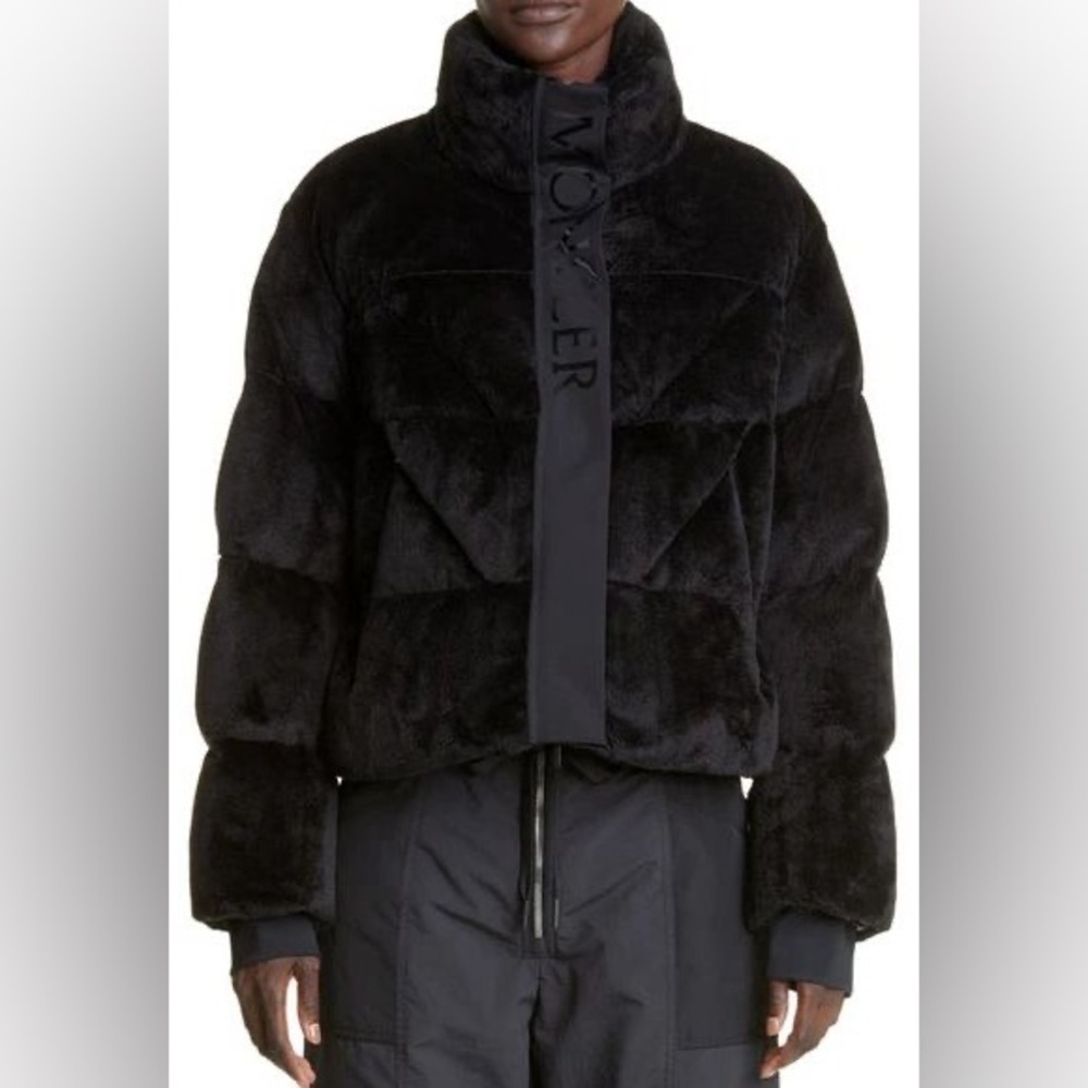 Moncler New with Tags - Women's Bourdon Cropped Velvet Down Size 0